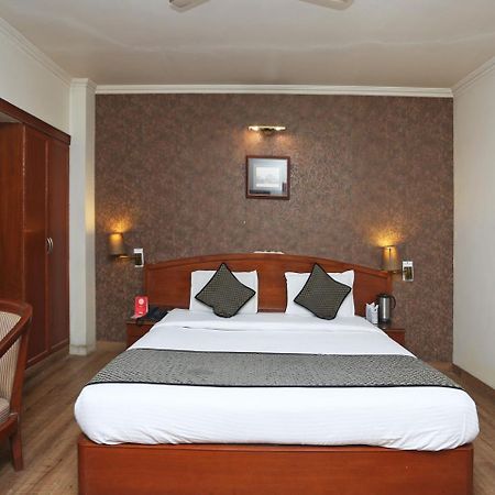 Oyo 3499 Tekarees Inn Лакнау Екстериор снимка