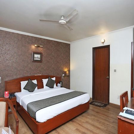 Oyo 3499 Tekarees Inn Лакнау Екстериор снимка