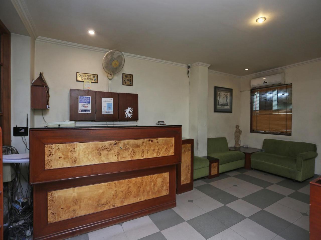 Oyo 3499 Tekarees Inn Лакнау Екстериор снимка